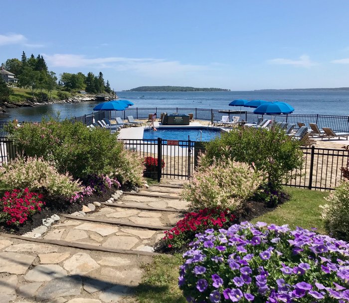 Spruce Point Inn Resort And Spa Pool: Pictures & Reviews - Tripadvisor