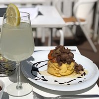 Bochechas de porco com polenta