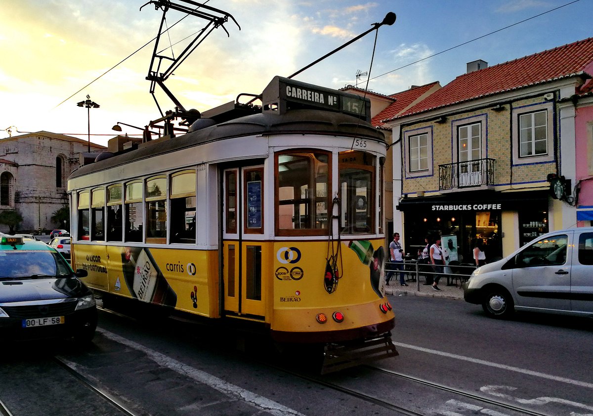 How to get to Media Markt in Lisboa by Bus, Train or Metro?