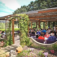 Un déjeuner d'été, en terrasse au Restaurant du Lac