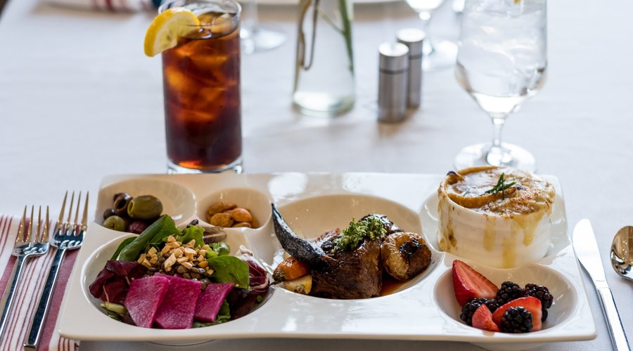 Sit down and enjoy the Executive lunch in the Parlor Room. 
