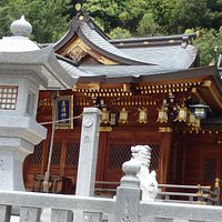 社殿と鳥居
