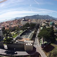 Vista dall'alto sul Giardino del Principe, Palazzo Doria, Piazza Italia e la cupola S.Battista