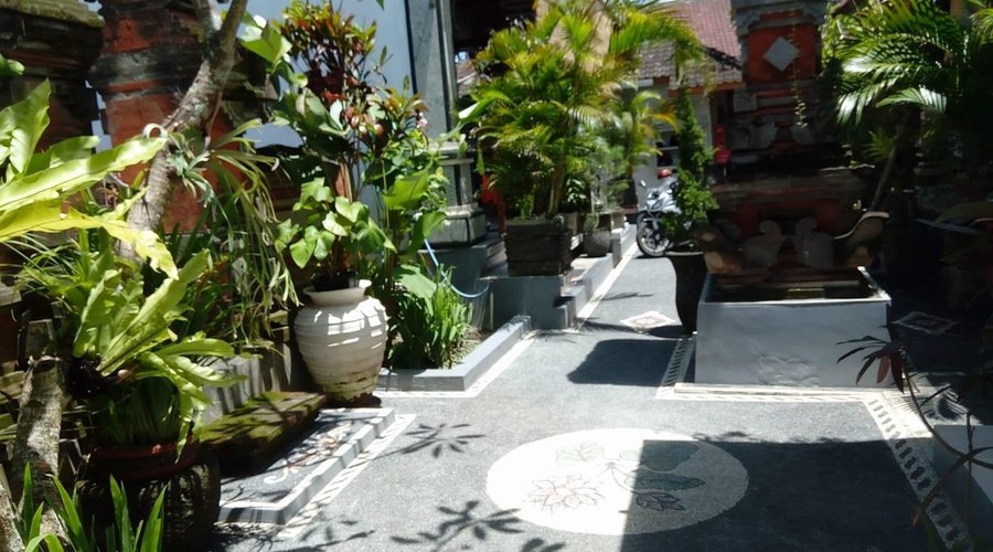 Candra Bali Surf School Homestay
