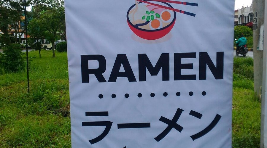 the best and cheapest ramen I have ever eaten in Malang City, try before you die :)
