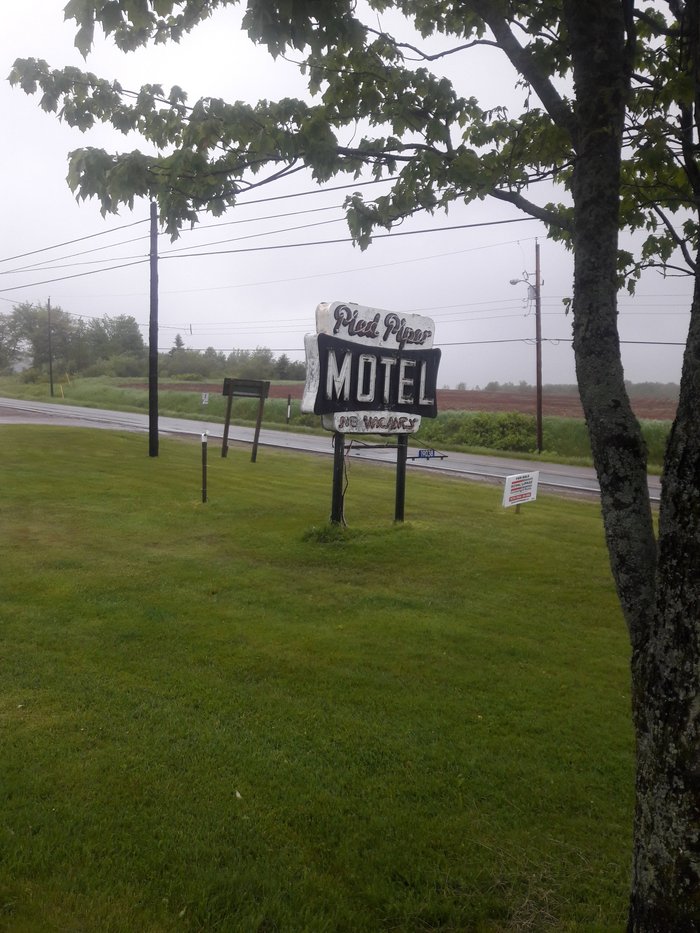 PIED PIPER MOTEL (Amherst, Nova Scotia) - Motel Reviews & Photos