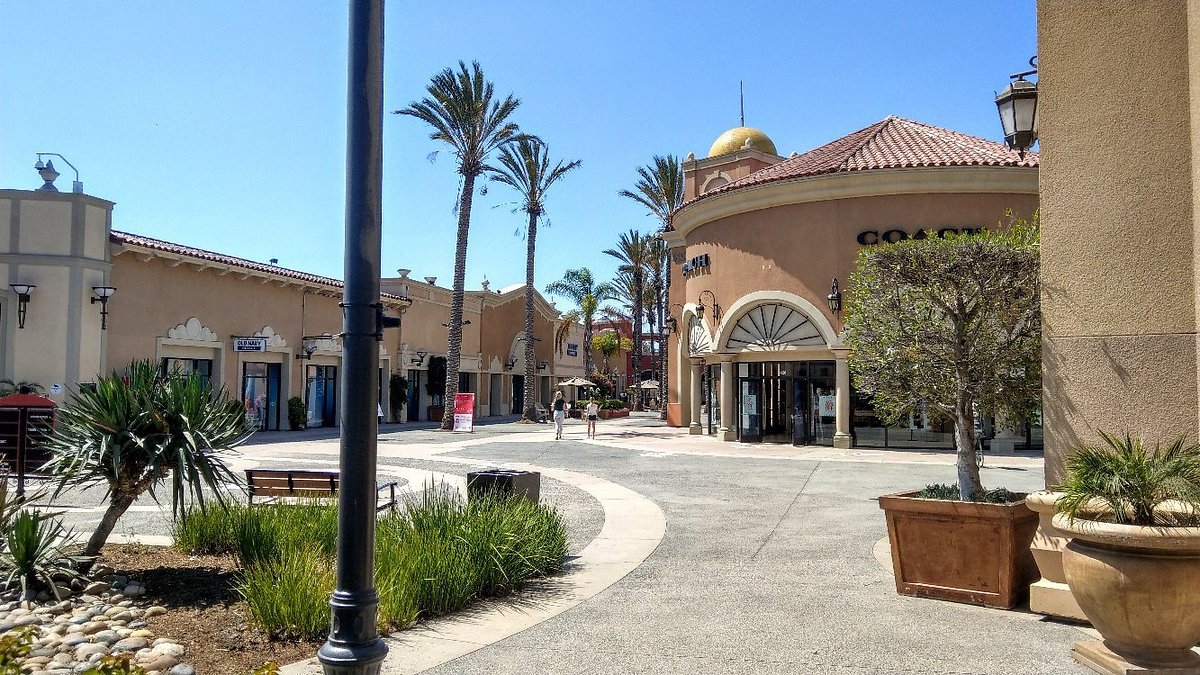 Premium Outlets and Fashion Valley - Luxurious Shopping in San Diego