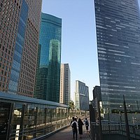 昼の汐留シオサイト