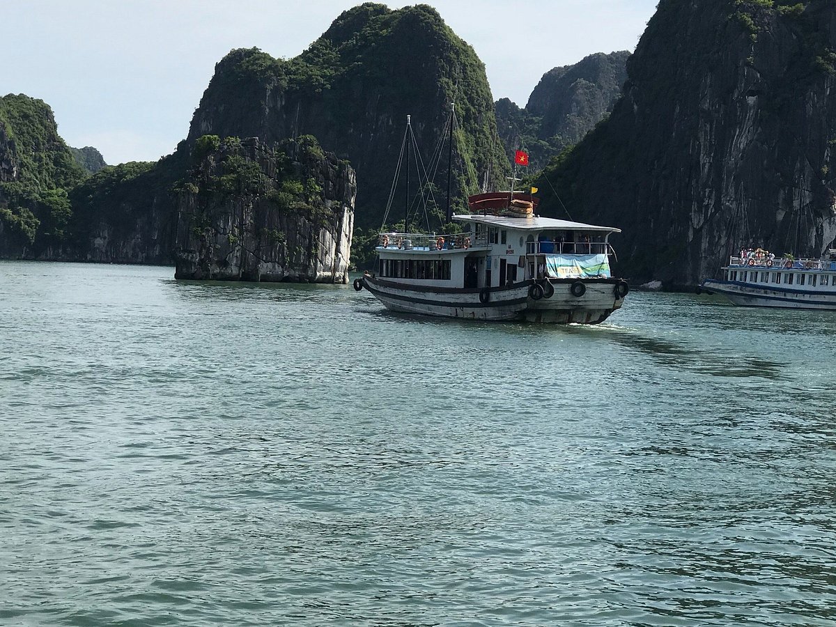 halong castaway tour