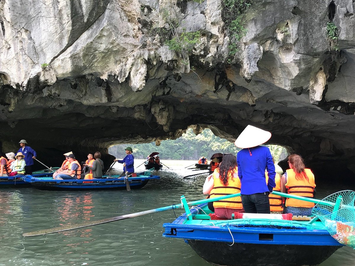 halong castaway tour