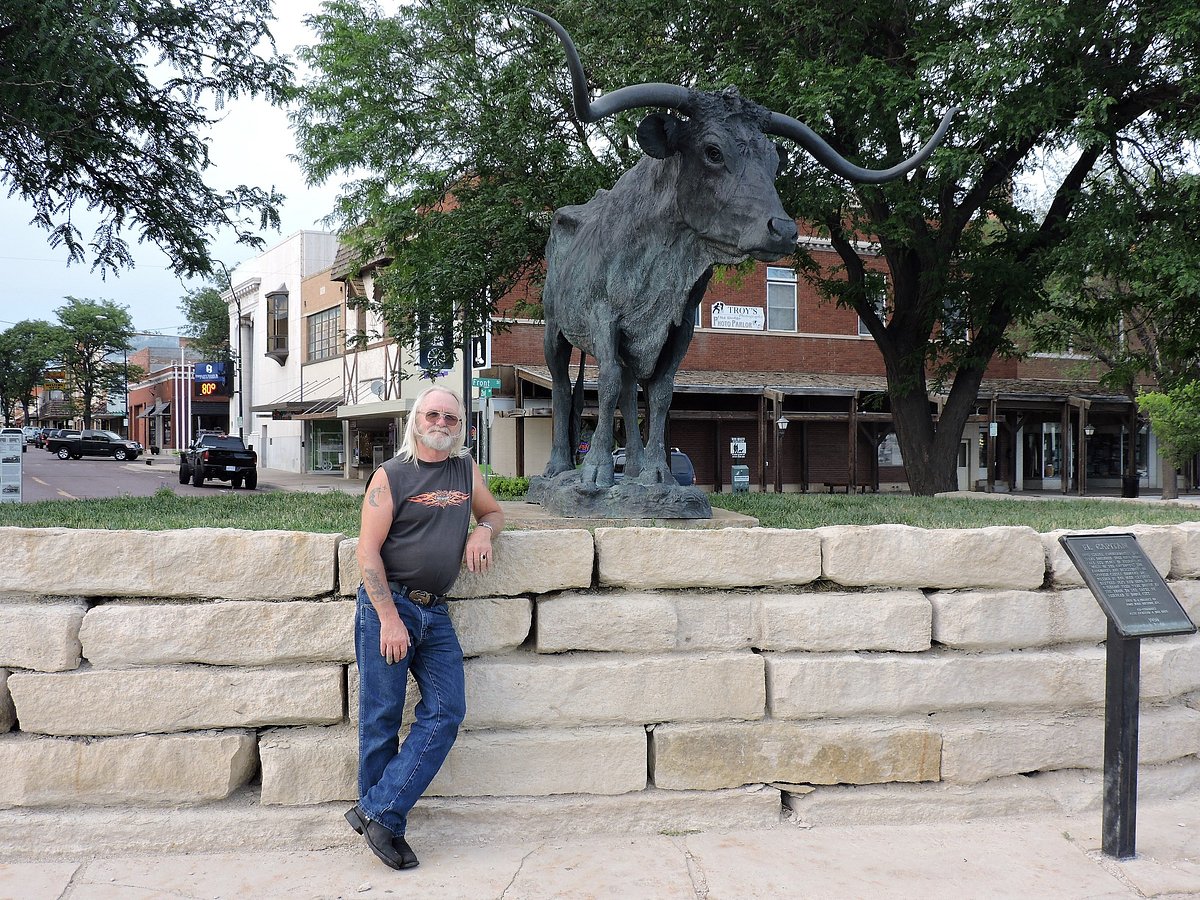 Cowboy Statue On Boot Hill - All You Need to Know BEFORE You Go (2024)