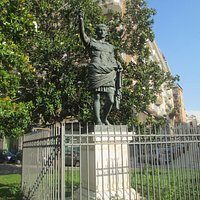 La statua