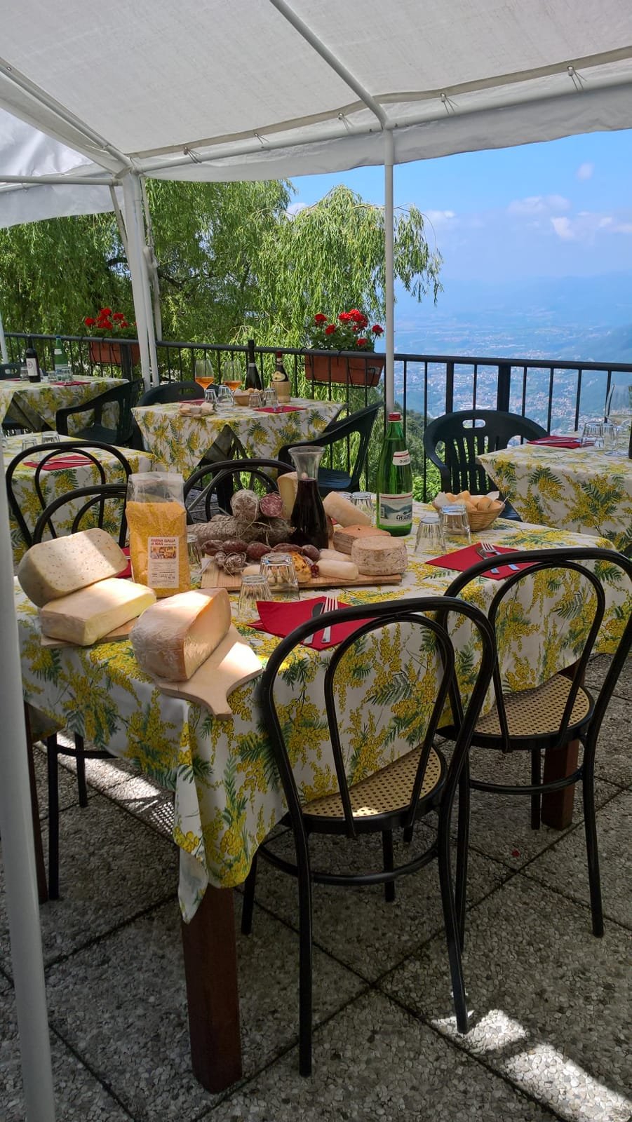 CAPANNA CAO Prices Lodge Reviews Brunate Lake Como Italy