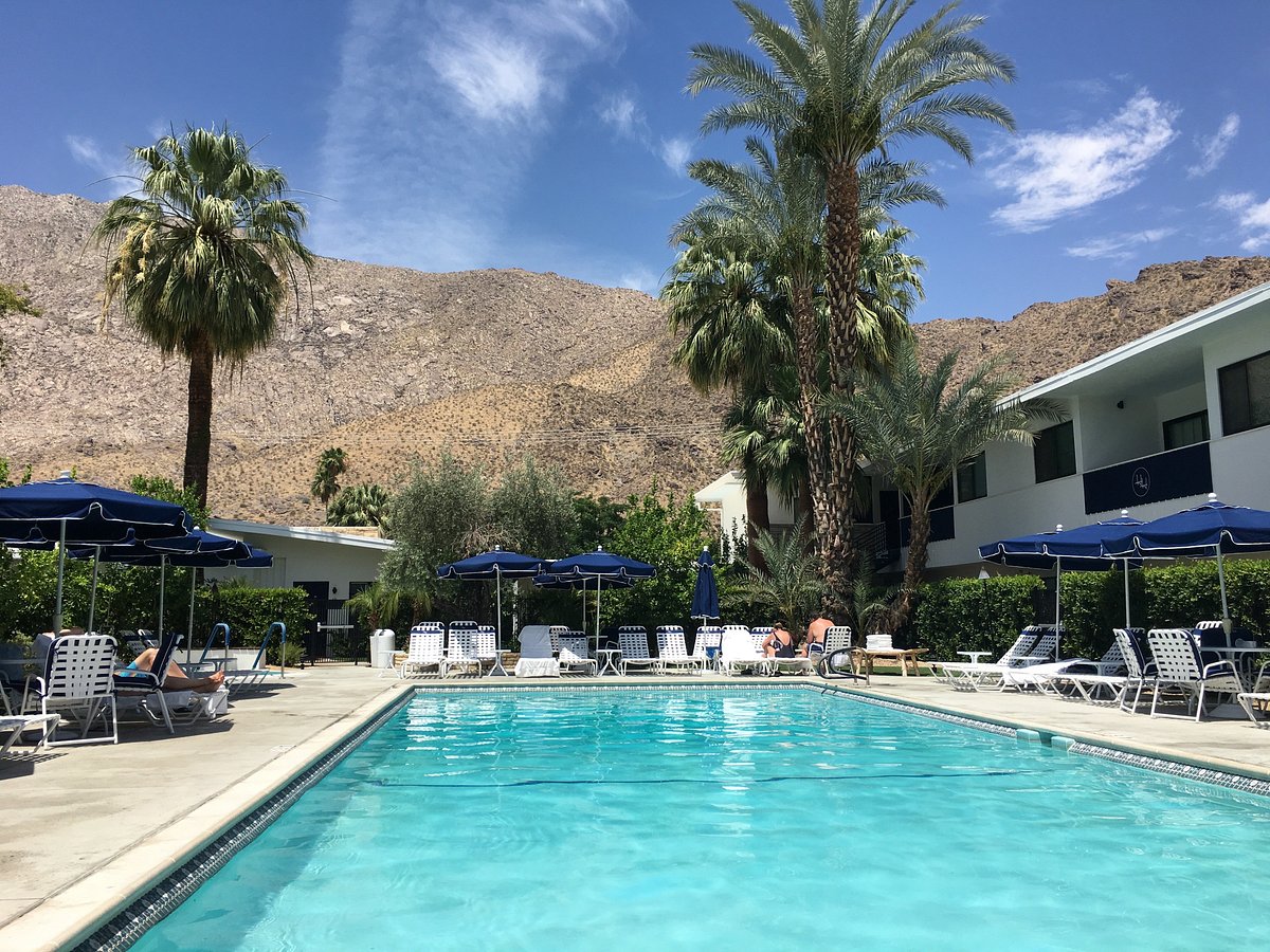 ‪Holiday House Palm Springs‬، فندق في بالم سبرينجس