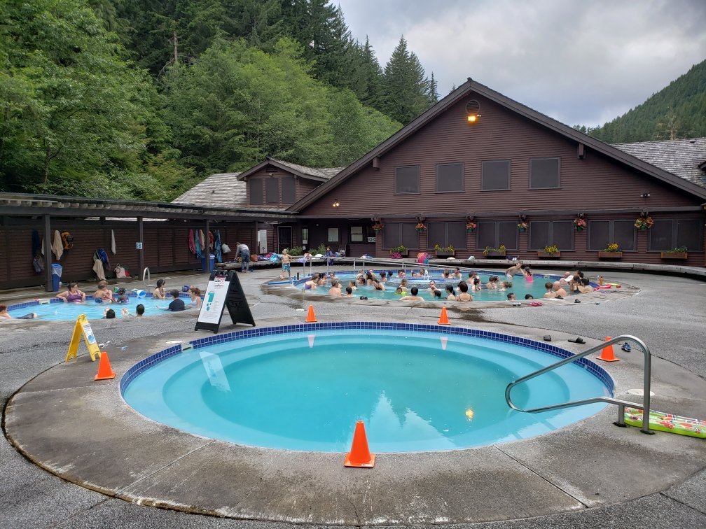 are dogs allowed at sol duc hot springs