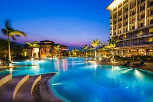 The Bayleaf Cavite in Luzon, image may contain: Hotel, Resort, Pool, Water