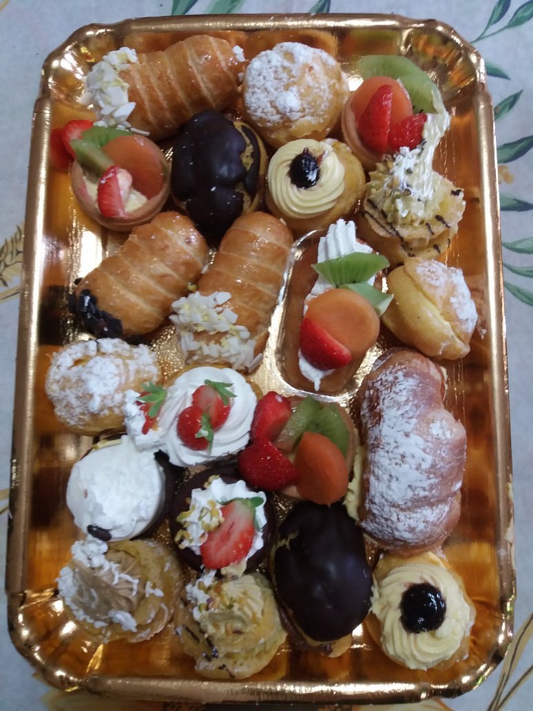 https://dynamic-media-cdn.tripadvisor.com/media/photo-o/13/8c/33/3f/pasticceria-caffetteria.jpg?w=800&h=-1&s=1