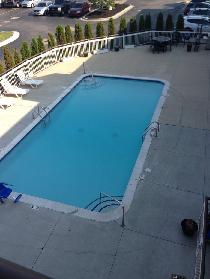 Baymont by Wyndham Canton Pool: Pictures & Reviews - Tripadvisor