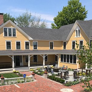 Pickering House Inn in the heart of Wolfeboro, NH