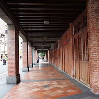this is not the main "old street" but nice one to capture.