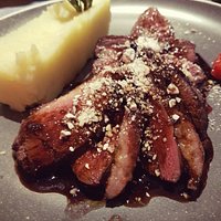 magret de canard a la poudre de dragées, sirop d'érable