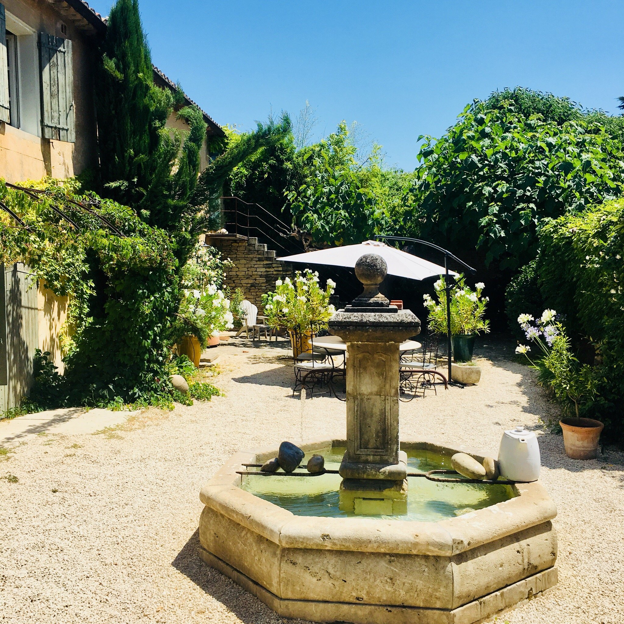 LE CLOS DE LA FONTAINE - Prices & B&B Reviews (France/Cabrieres-d'Avignon)