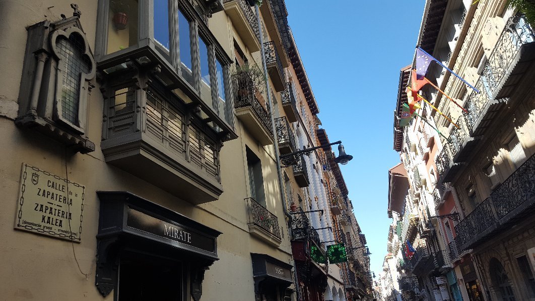 CALLE DE ZAPATERIA (Pamplona) Qué de ir