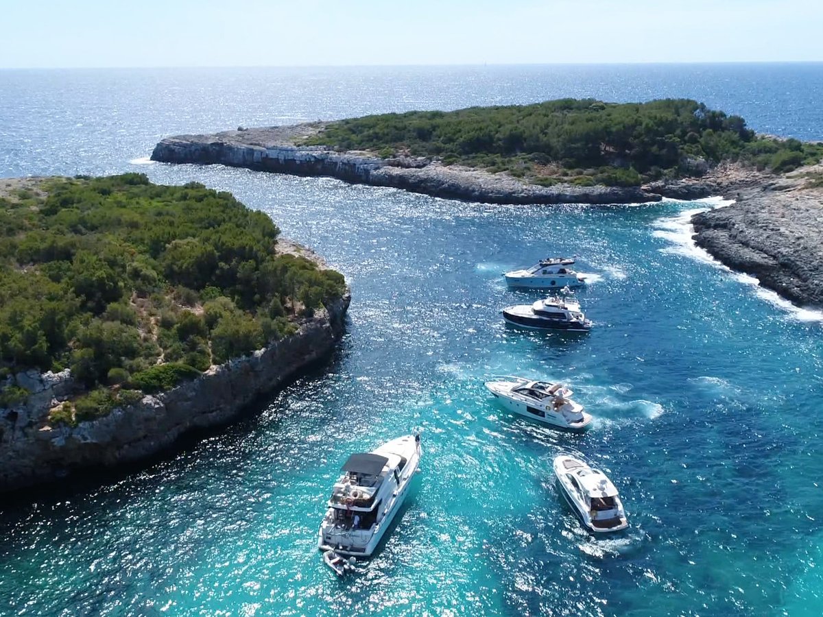 cala d'or yacht club closed