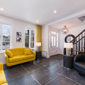 La réception de l'Auberge la Muse récemment rénovée.