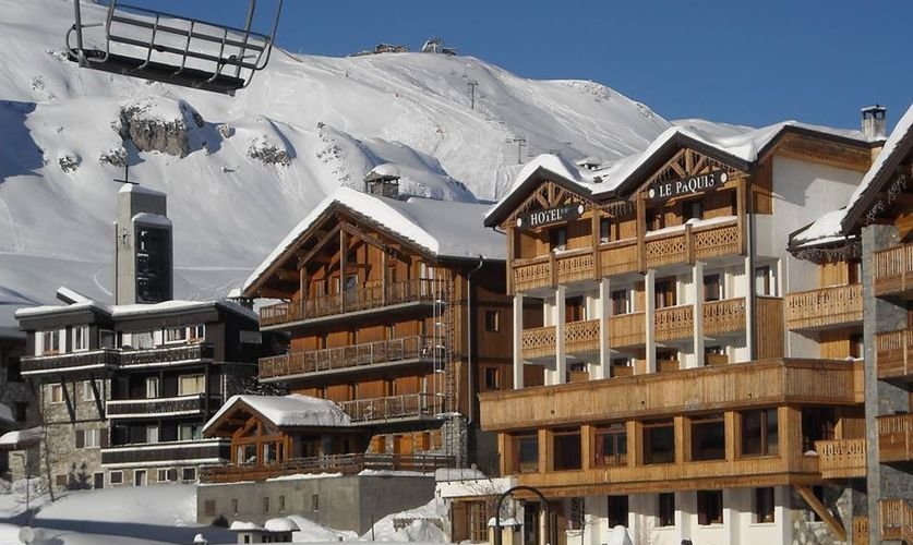Hotel, vue sur le lac de Tignes
