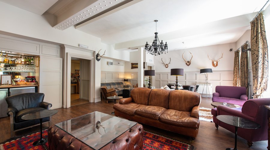 guest lounge