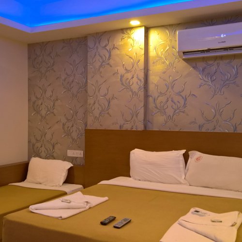 Villa Grand Hotel Near Kempegowda International Airport, Bangalore –  Updated 2024 Prices