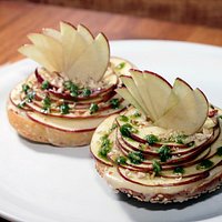 Bagel with Apple
