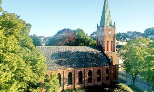 Aussicht von Zimmer 511 auf die Kirche gegenüber