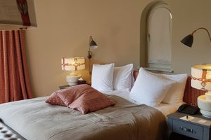 Room & Suite
