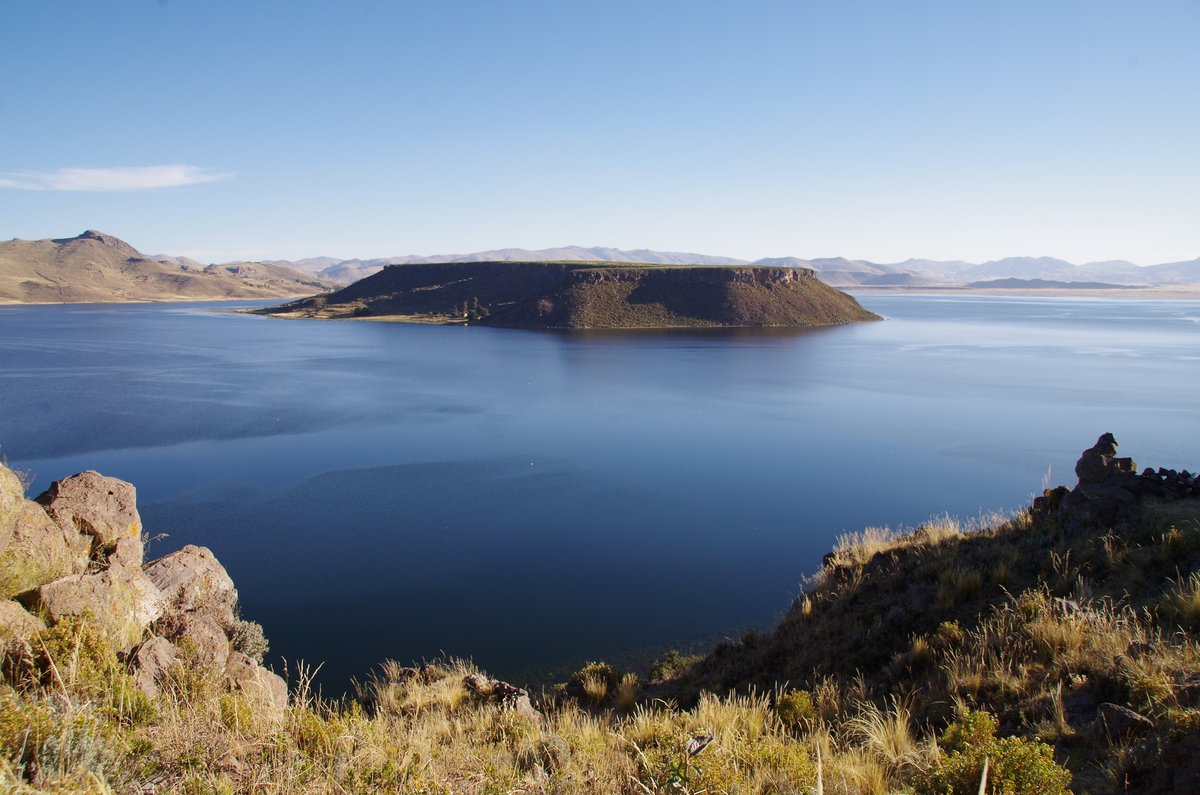 ISLA UMALLO PUNO PERÚ