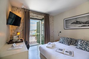 Room & Suite