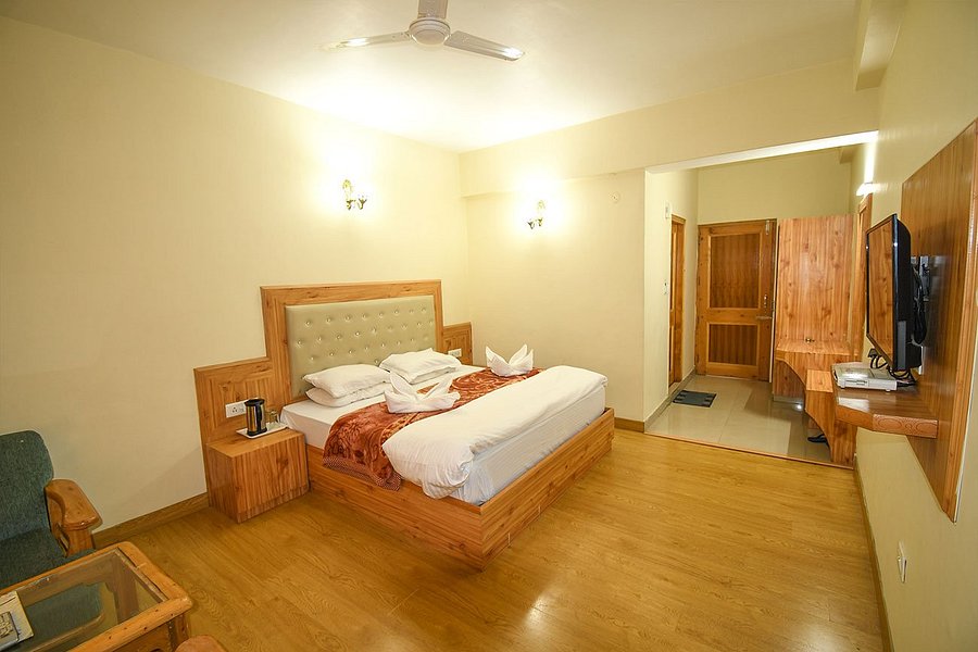 HOTEL NEW AMBIKA INTERNATIONAL  MALL ROAD HOTEL   Manali  Hotel