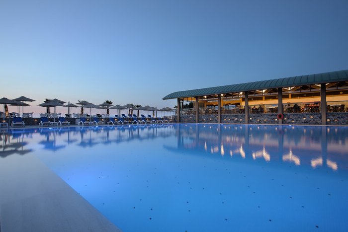 Arina Beach Resort Pool: Pictures & Reviews - Tripadvisor