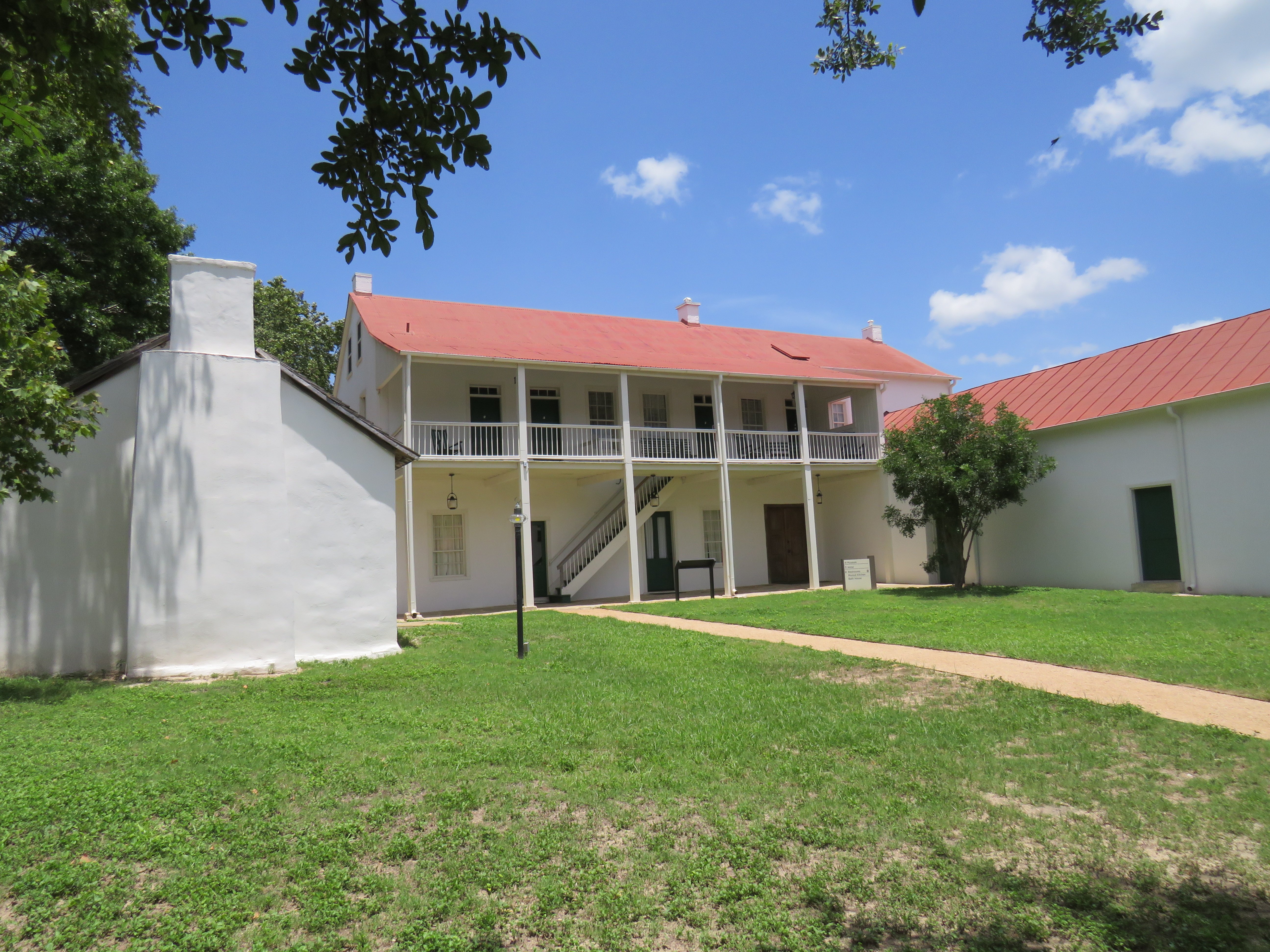 LANDMARK INN STATE HISTORIC SITE CASTROVILLE TX 30 Fotos E   Outside View Of Hotel 