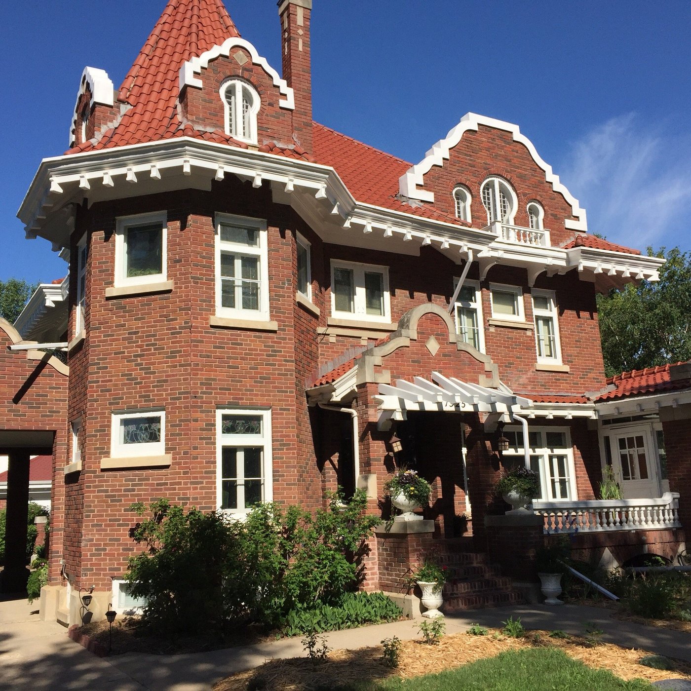 Keyhole Castle Bed And Breakfast Saskatchewan Canada