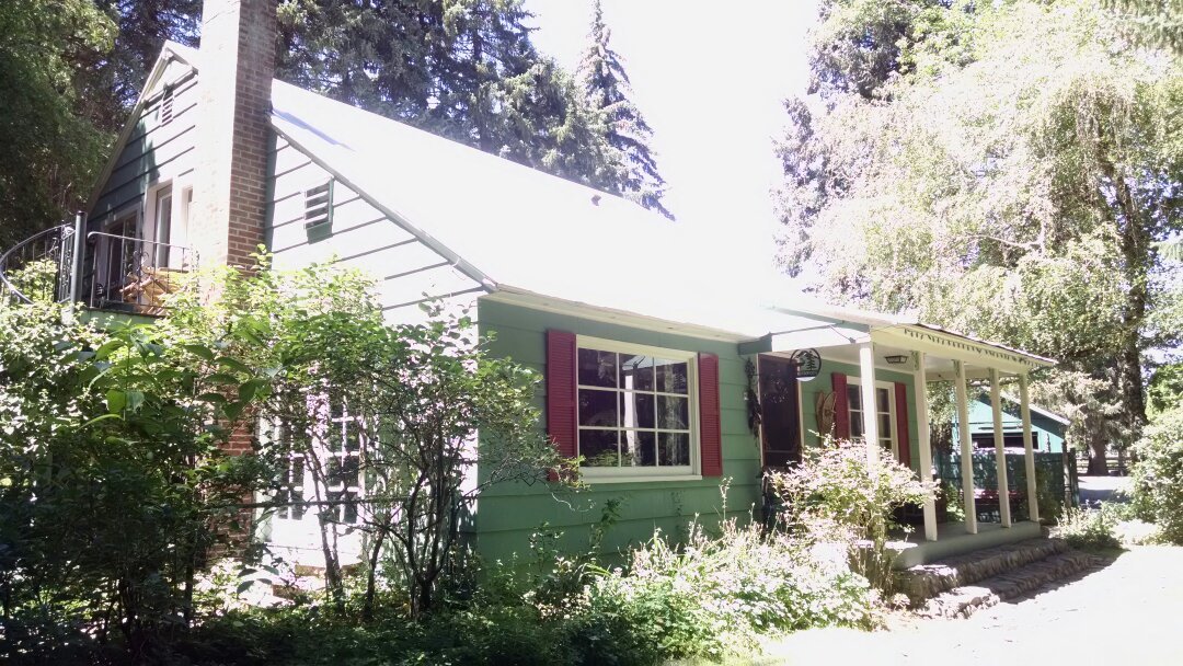 KELLY'S TROUT CREEK INN BED & BREAKFAST - B&B Reviews (Trout Lake, WA)