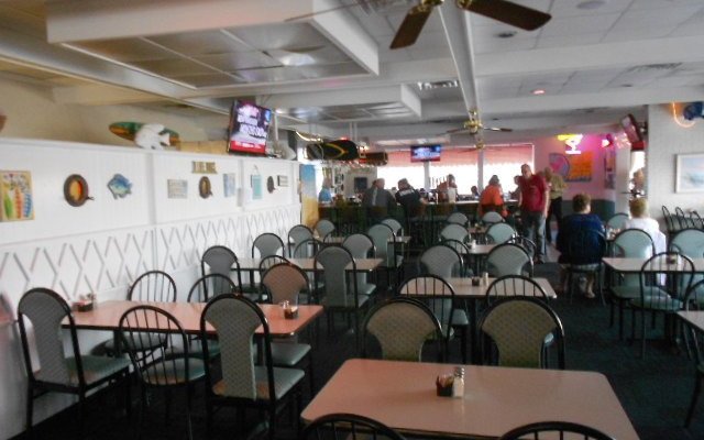 Jan's Beach House Grill
