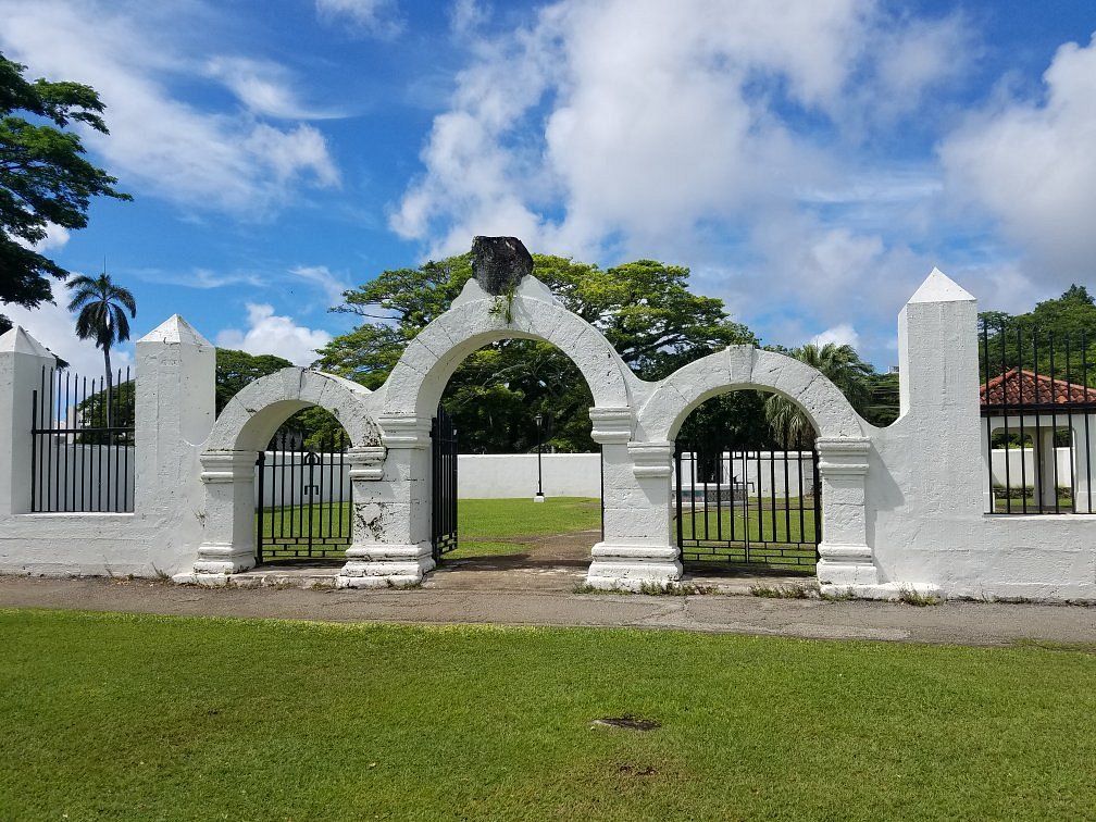 Guam 2015: The Plaza de Espana and Guam in Monochrome — MM2-9