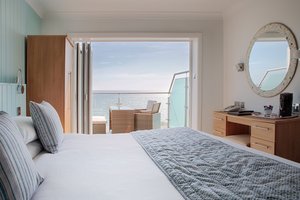 Room & Suite