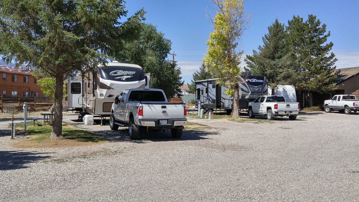 Escape To The High Desert: Nevada Mountain Shadows RV Park – Your Perfect Nevada Getaway