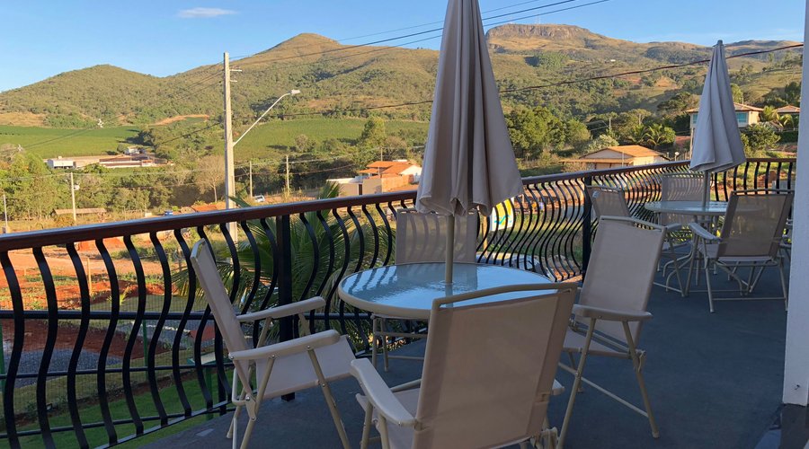 Área café da manhã com vista para Morro do Chapéu