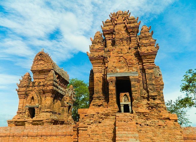 Po Klong Garai Cham Temple Towers image