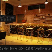 Die Bar der Hafenstube fällt mit ihren ausgefallenen Design gleich ins Auge.