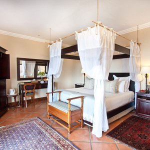 Honeymoon Suite with all the comforts and crispy white percale linen